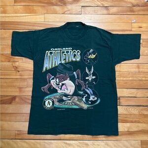 Vintage ‘97 Oakland Athletics Looney Tunes